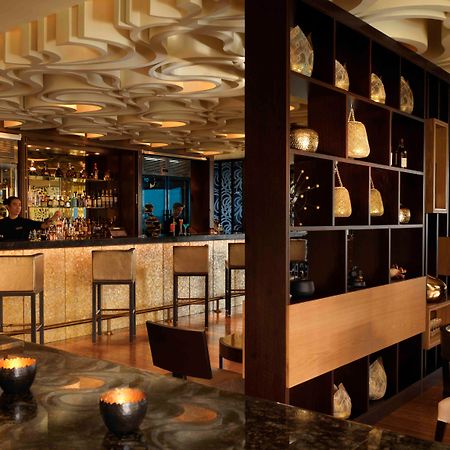 Hotel Fairmont The Palm Dubai Esterno foto The bar at the 101 bar